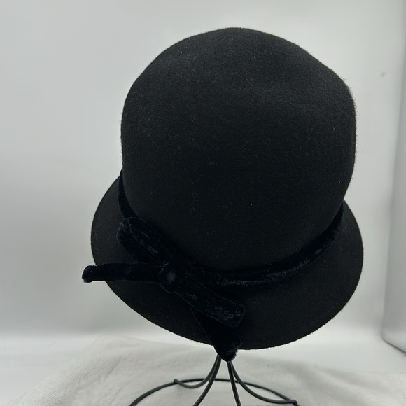 Crazy Horse-Liz Claiborne 100% Wool with Velvet Band & Bow Cloche Hat - Picture 3 of 7